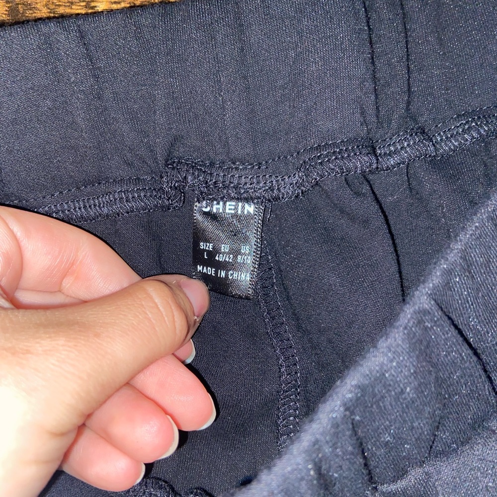 Flowy Black Shorts - Picture 6 of 6